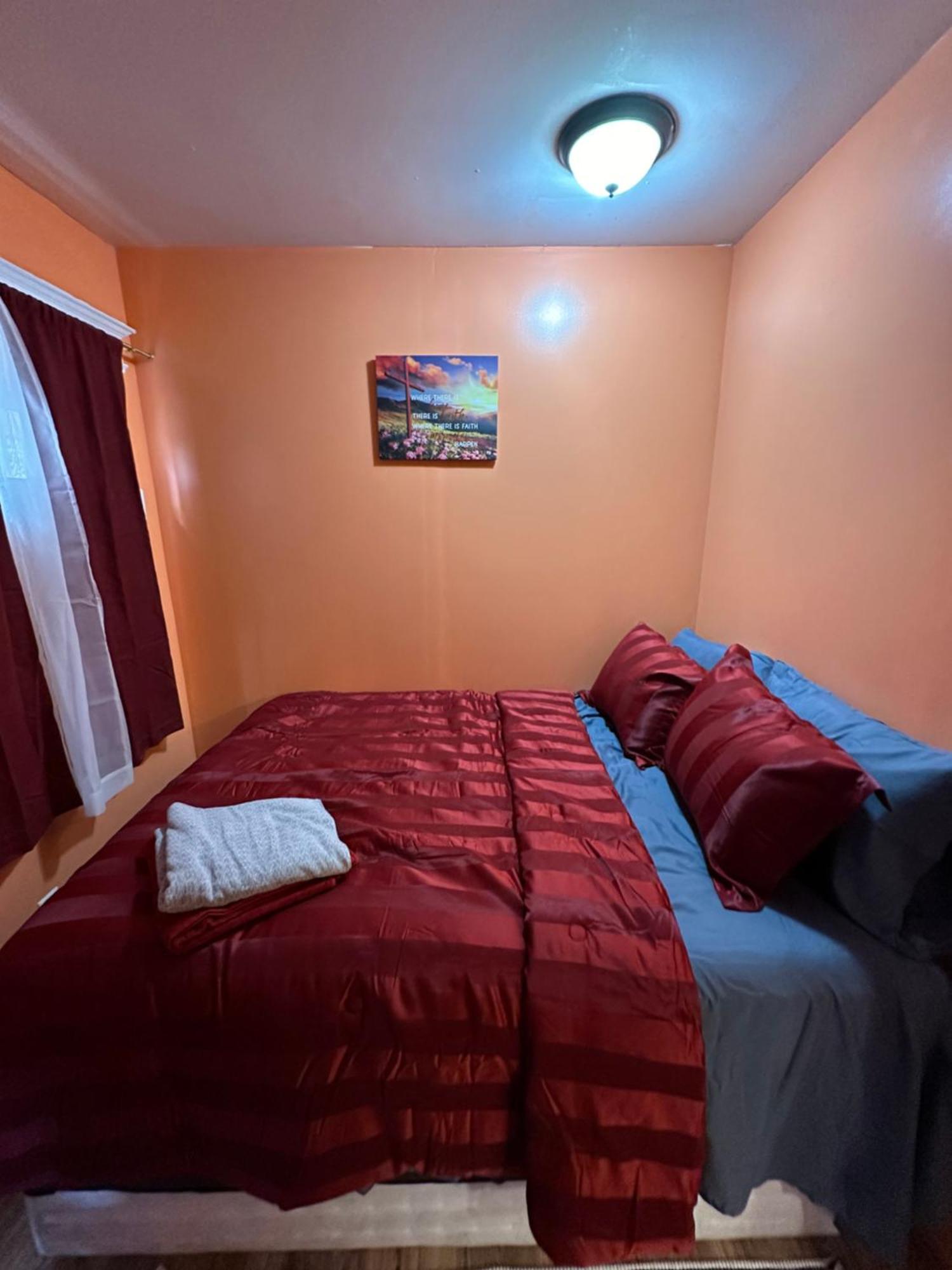 Fidellia Iron Room, Queen Bed Minutes From Newark Liberty International Airport And Newark Penn Station Esterno foto